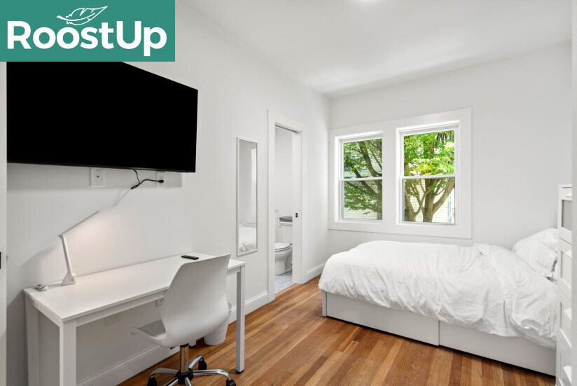 Building Photo - RoostUp Furnished Private Bedroom with Pri...