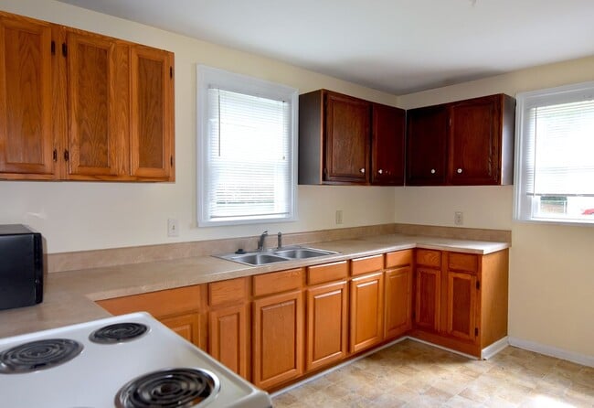 Building Photo - 2207 Roberts St