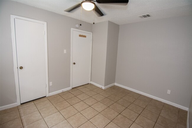 Building Photo - 1661 Northwood St