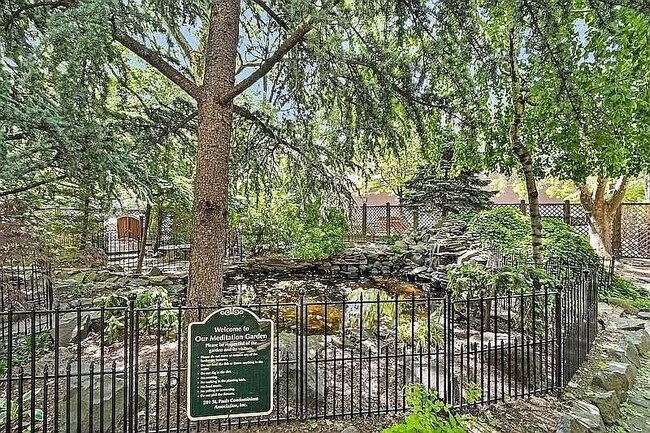 Building Photo - 225 St Pauls Ave