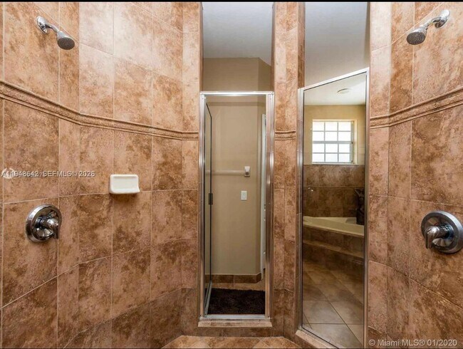 Building Photo - 1360 SW 142nd Ave