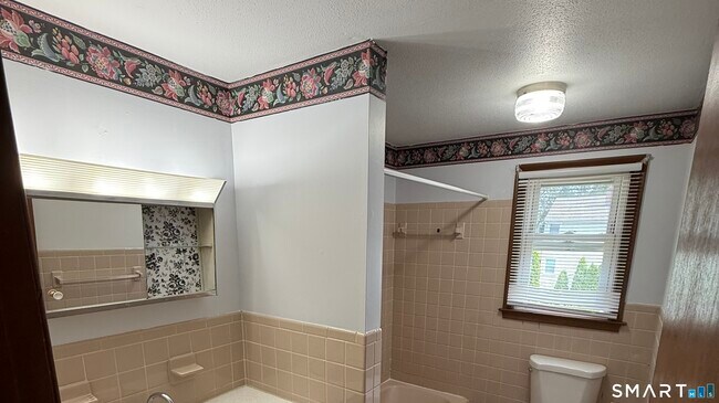 Building Photo - 147 Overlook Ave