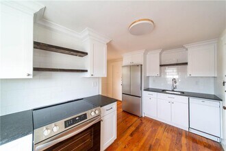 Building Photo - 21 Division St