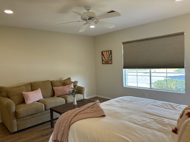 Building Photo - Furnished or Not! Gated, 3 Bedrooms, pool/spa