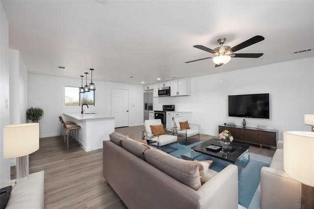 Building Photo - 147 Western Lake Dr