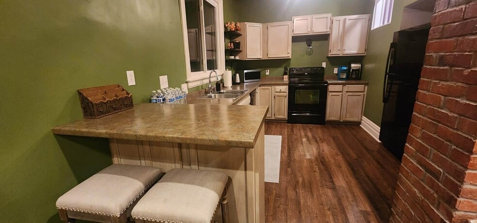 Building Photo - 3114 Terrace St