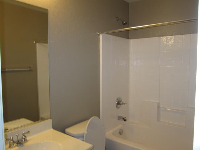 Building Photo - 8722 Brindisi Park Ave