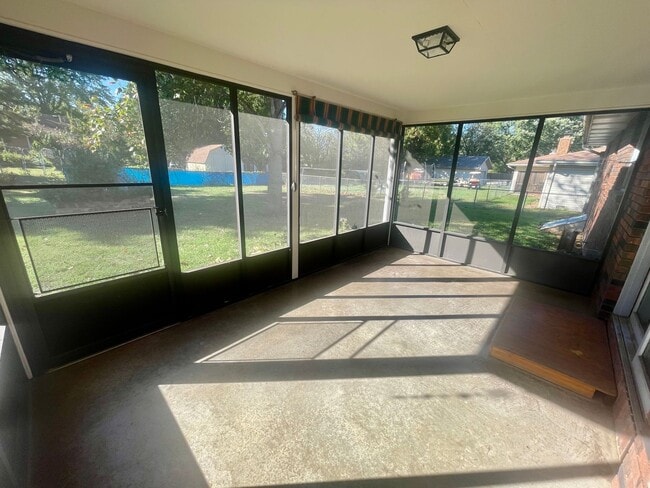 Building Photo - 3269 N Weller Ave