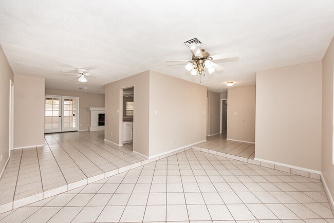 Building Photo - 3477 E Cuadrilla Ln