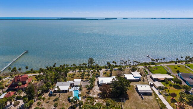 Building Photo - 4003 S Indian River Dr