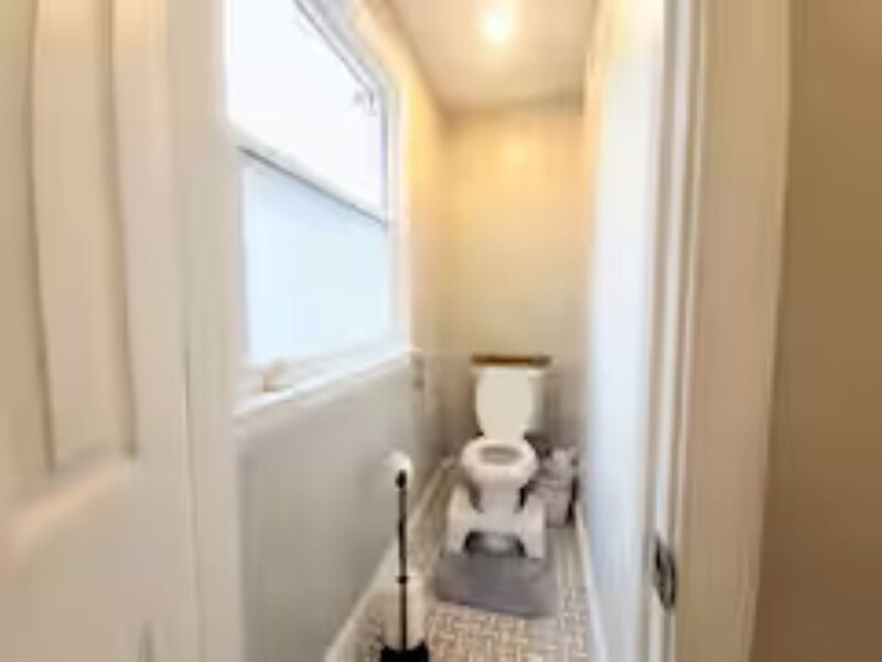 Building Photo - 9605 Singleton Dr