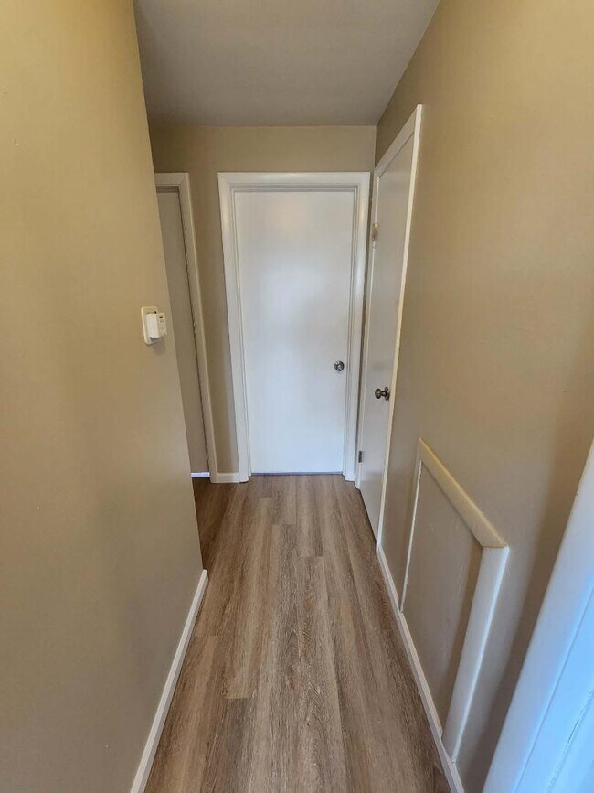 Building Photo - 1654 Abbott Rd