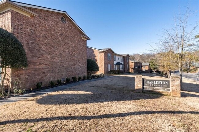 Building Photo - 5667 Kingsport Dr