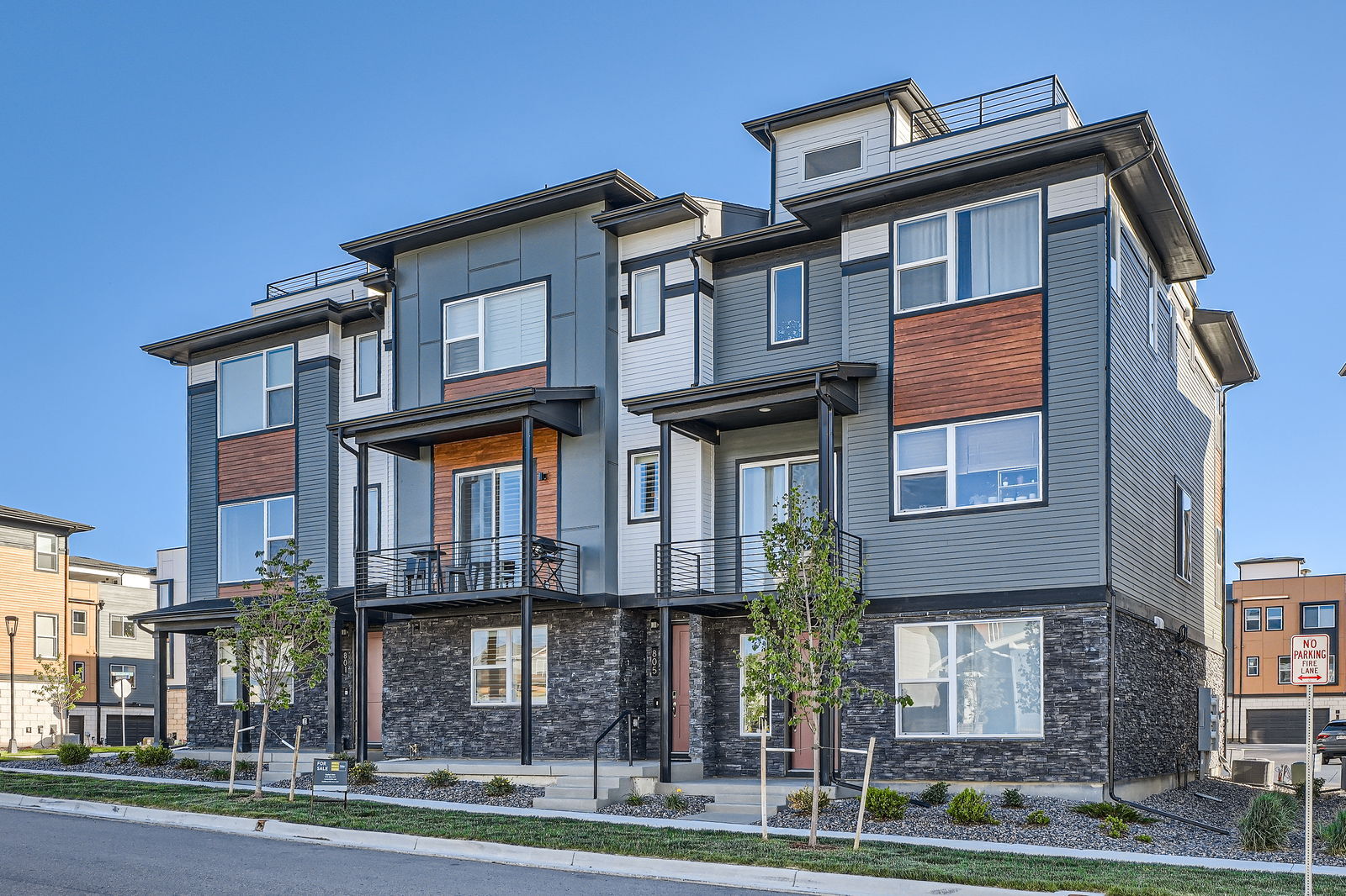 Building Photo - 805 Promenade Dr