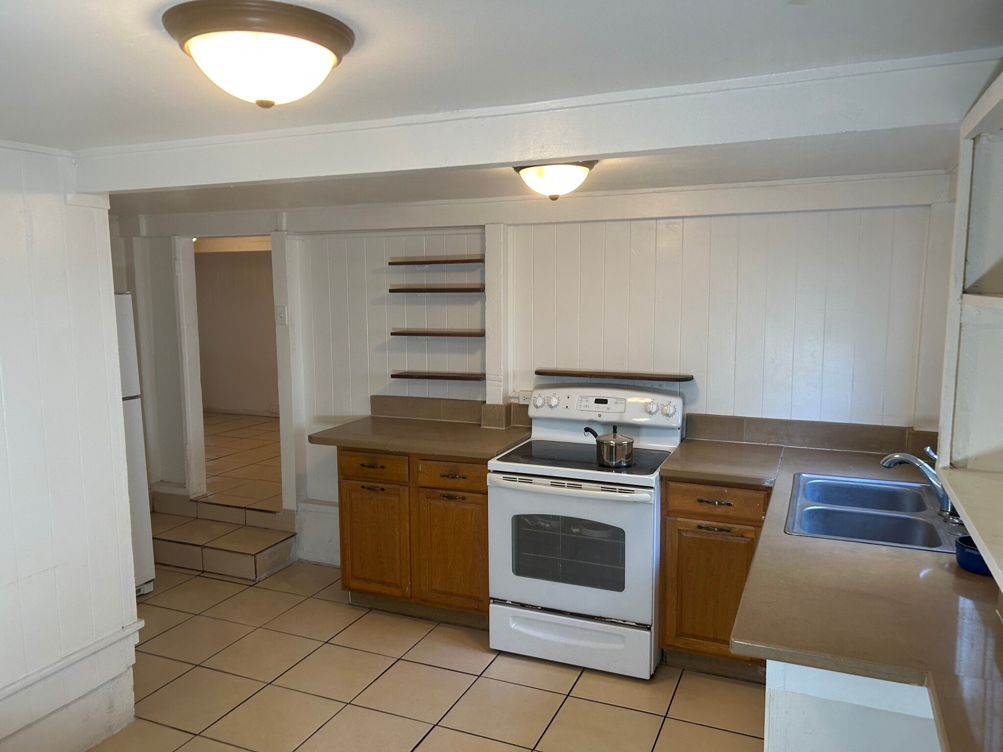 Building Photo - 1733 Hoe St