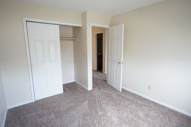 Building Photo - 9392 Burlington Ln