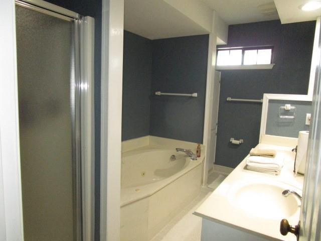 Building Photo - 1311 Overlook Dr