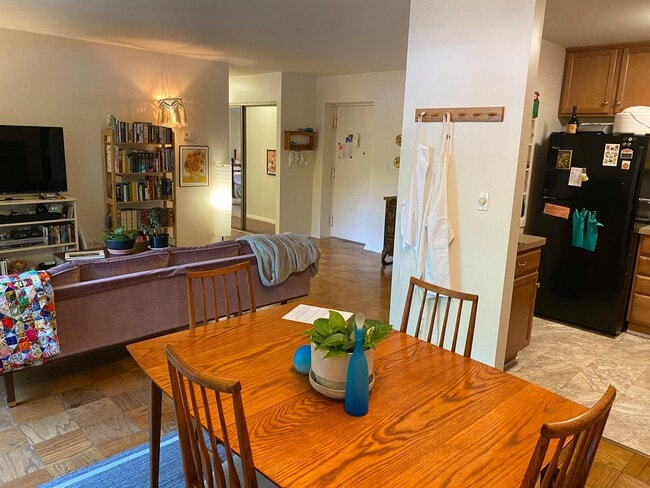 Building Photo - 511 1st St N