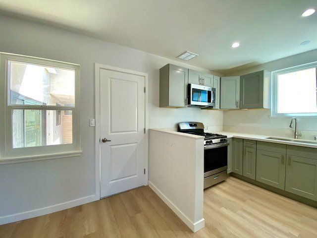 Building Photo - 11700 Dorothy St