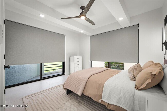 Building Photo - 739 Spinnakers Reach Dr