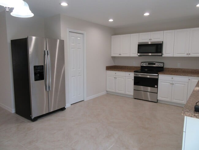 Building Photo - Beautiful home in Silver Springs