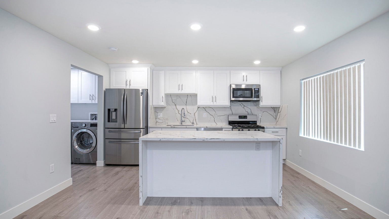 Building Photo - 12258 Vanowen St