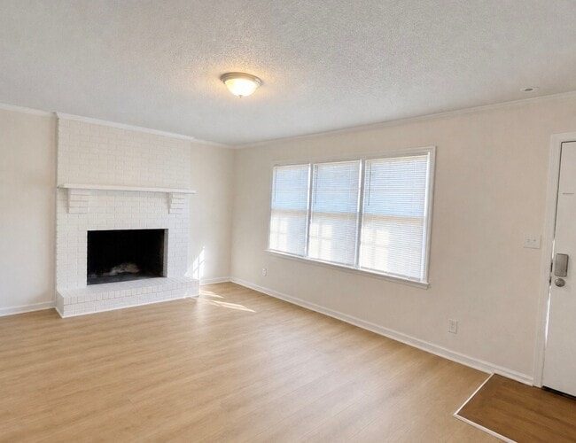 Building Photo - 19 Wedgefield Dr