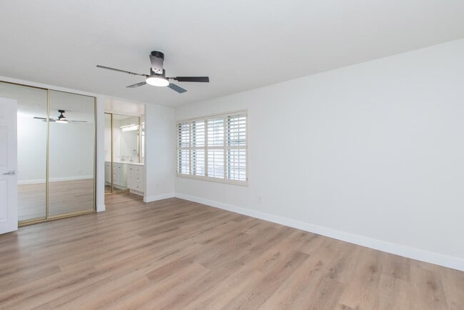 Building Photo - 2607 E Larkspur Dr