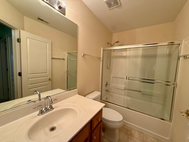 Building Photo - 3123 Ollerton Ave