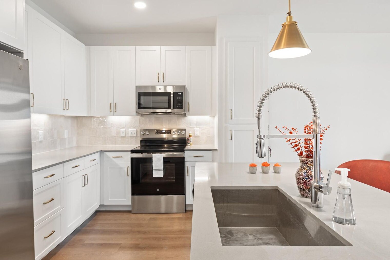 Building Photo - 1301 Leah Ave