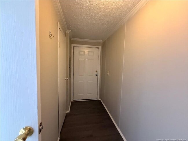 Building Photo - 150 Travis Dr