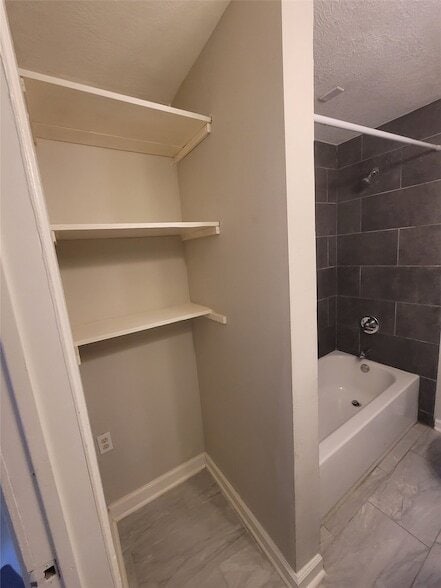 Building Photo - 3919 Avenue O