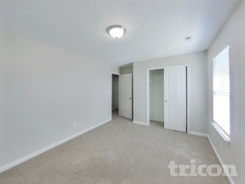 Building Photo - 371 Wakefield Ct