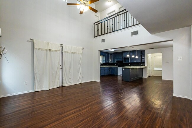 Building Photo - 5520 Stallion Ln