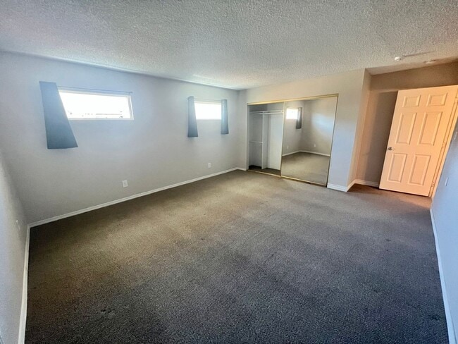 Building Photo - 6565 Mojave Ave