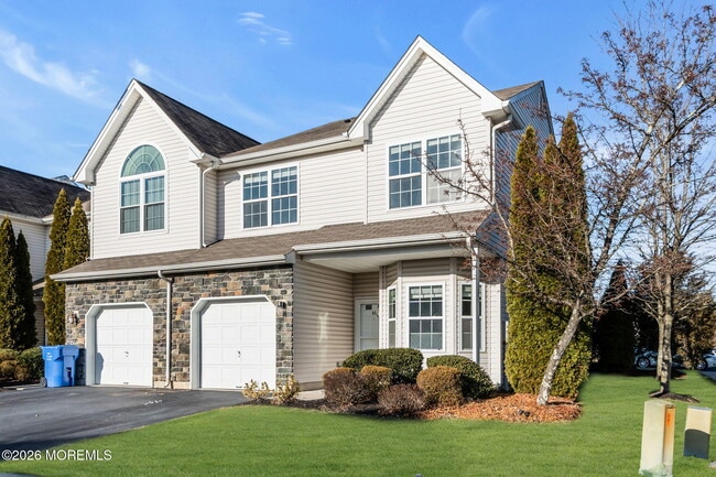 Building Photo - 40 Thistledown St