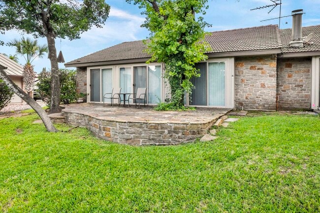 Building Photo - 100 Bay Point Dr