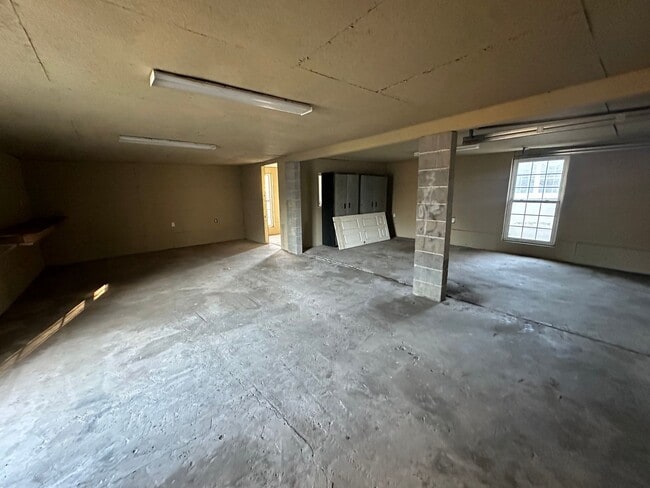 Building Photo - Affordable 2 Bedroom Home with Garage & Extra Space