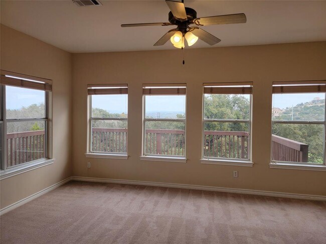Building Photo - 404 Golf Crest Ln