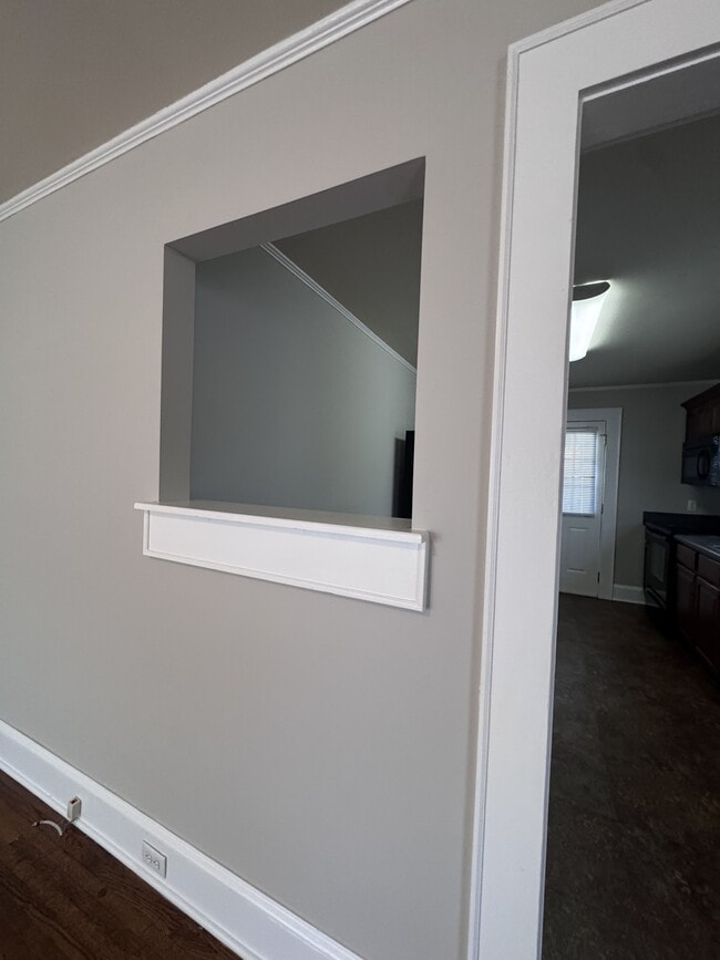 Building Photo - 884 Old Charlotte Rd SW