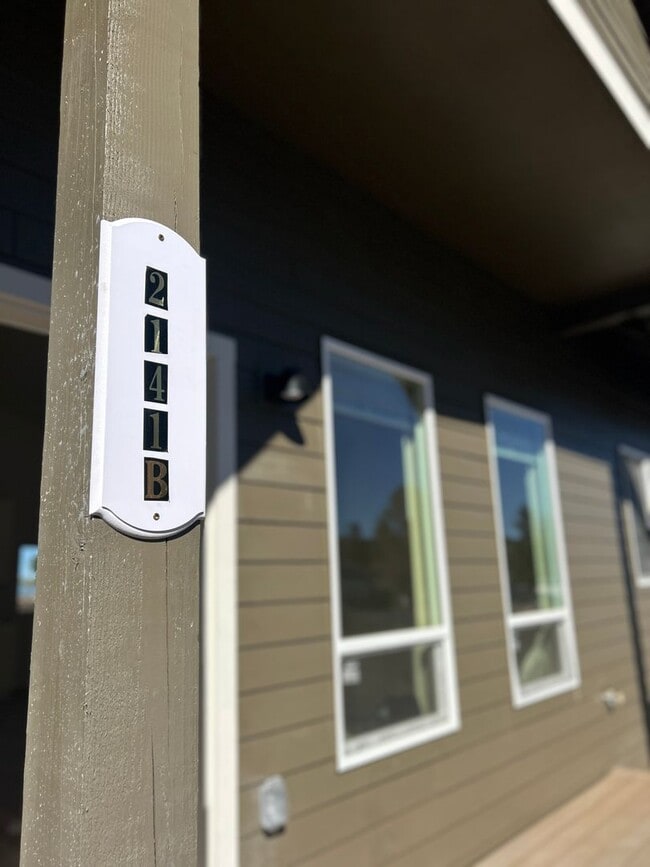 Building Photo - Bright & New 2 Bed / 2 Bath with Vaulted Ceilings & Covered Parking!