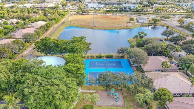 Building Photo - 233 W Coral Trace Cir