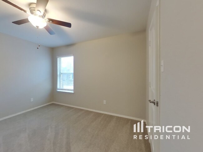 Building Photo - 14605 San Pablo Dr