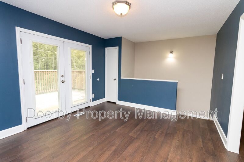 Building Photo - 805 Gloria Ln