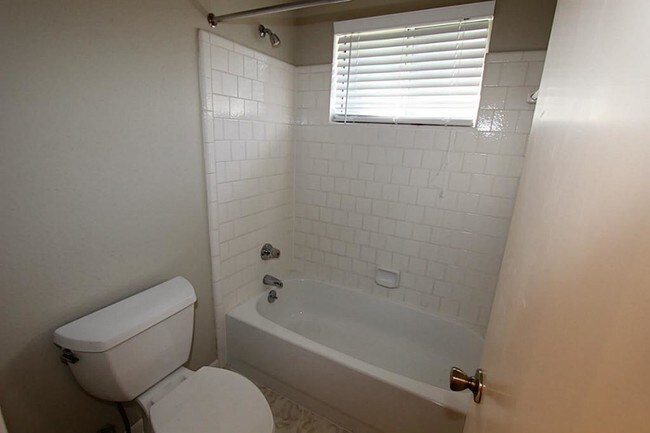 Building Photo - 4330 Maple Cross Dr