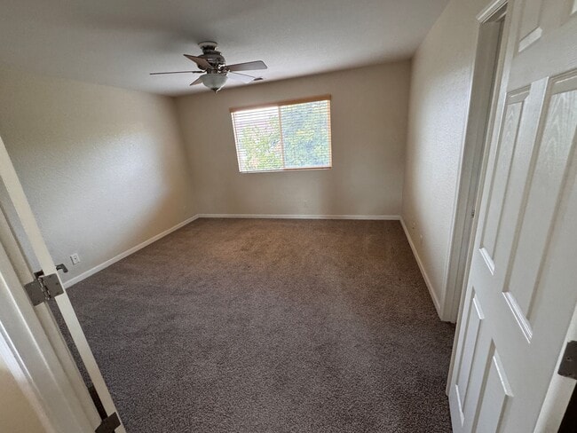 Building Photo - 10060 Eagles Landing Ct