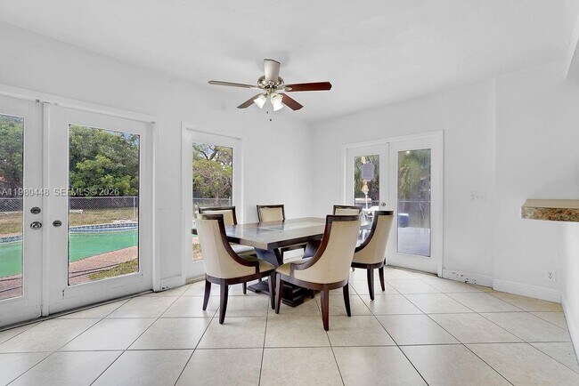 Building Photo - 2417 Pierce St