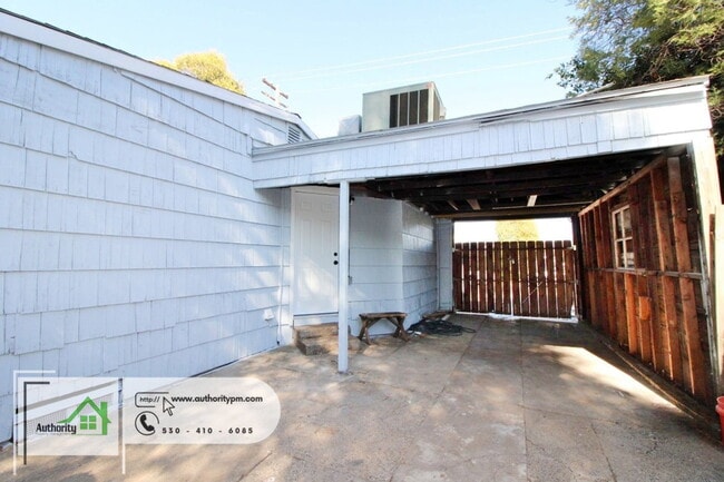 Building Photo - 3210 Veda St