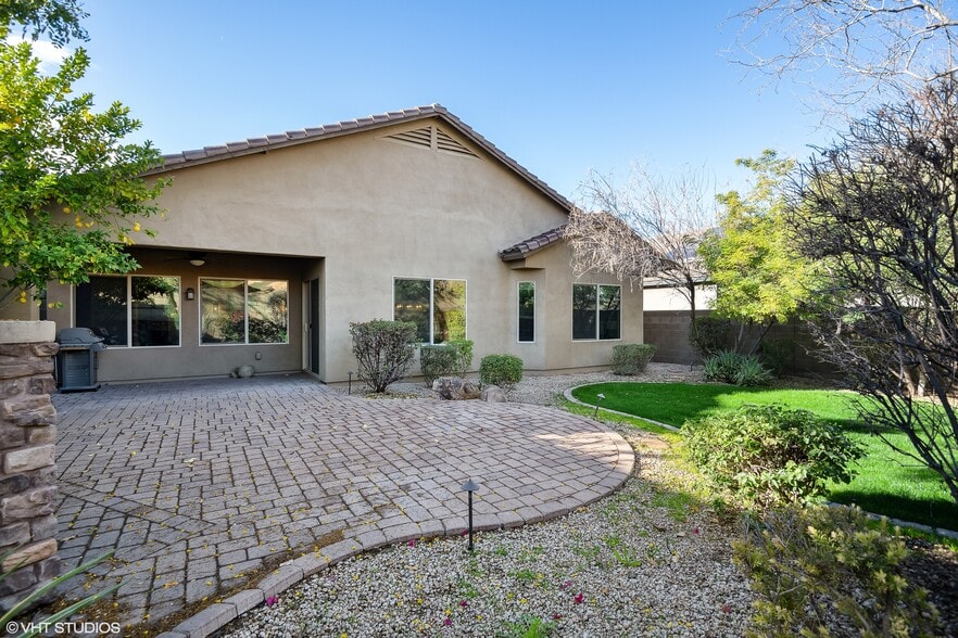 Building Photo - 3760 E Covey Ln
