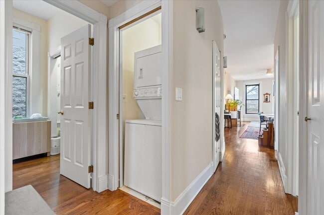 Building Photo - 1633 N North Park Avenue